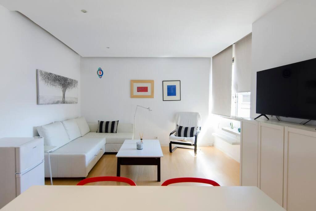 Appartamento Beautiful Flat A Stone'S Throw From The Retiro-Vill Madrid Esterno foto